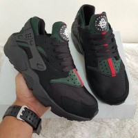 nike air huarache gucci