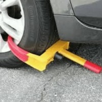 Kunci gembok pengaman RODA BAN MOBIL saat parkir anti derek wheel lock