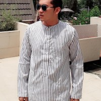 Baju Gamis Ikhwan Pakistan Putih Motif Garis