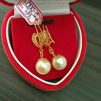 Anting emas mutiara laut