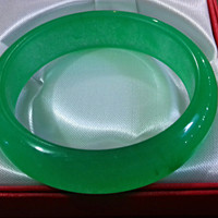 Gelang giok cina