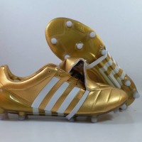 Sepatu Bola Adidas Predator Mania Gold FG Replika Impor