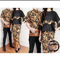 Couple batik elegan busana muslim wanita