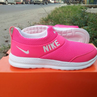 Sepatu Nike Slop Untuk Wanita