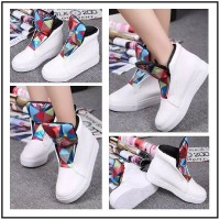 Sepatu Kets Wanita 70332 Warna Putih