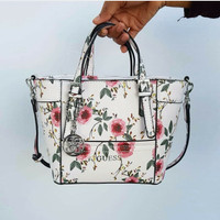 Jual Tas guess delaney mini size floral bag Murah