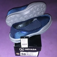 Sepatu wanita nevada slip on kets/sepatu olahraga