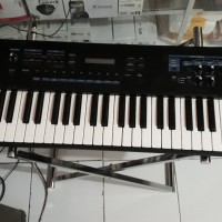 Keyboard Roland Juno D Synthesizer