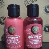 Shampoo dan Conditioner strawberry the body shop