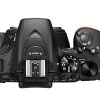 Nikon D5500 Kit 18-55mm VR Kamera DSLR - Black