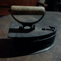 Setrika Kuningan Jadul