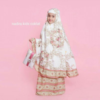 MUKENA COUPLE DEWASA DAN ANAK SD RAYON BALI NADIRA