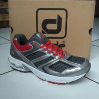 sepatu olahraga Desle super series original Diskon