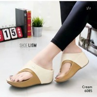 Sandal Sepatu Wanita Wedges Crocodile Krem