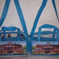 Tas souvenir asemka acara sekolah model mika busur pakai selempang