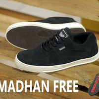 SEPATU SNEAKERS REBORN PROTEA BLACK FREE SANDAL CONVERSE