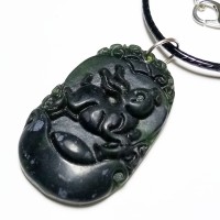 VeE Kalung Liontin Batu Giok Hitam Berukir Shio Kelinci Mini- Liontin