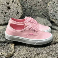 Vans authentic baby pink
/ Sepatu perempuan / kado perempuan / sneaker