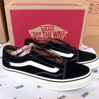 SALE Vans floral old school black white sepatu cowo hadiah ultah