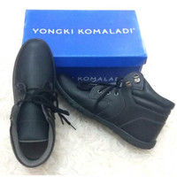 SALE Sepatu sneakers pria Yongki Komaladi 004