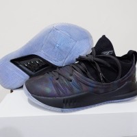 SEPATU BASKET UA CURRY5 LOW PARADISE