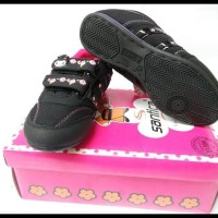 DISKON SEPATU ANAK PEREMPUAN KETS RINGAN SANTICA SSC-YR SEPATU SEKOLAH