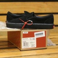 SEPATU SNEAKERS SAKUANZ X VANS SLIP ON FULL BLACK ORIGINAL PREMIUM