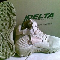 Sepatu Delta Pendek 6Inc