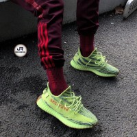 SEPATU SNEAKERS Adidas Yeezy Boost 350 V2 frozen yellow PREMIUM ORI
