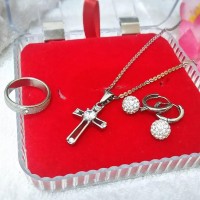Set Salib Titanium (Anting, Cincin dan Kalung) Anti Kar Diskon