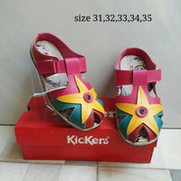 Sepatu untuk anak Kickers