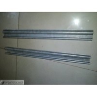 Plat Jepit Karpet Kijang Kapsul pintu tengah aksesoris mobil