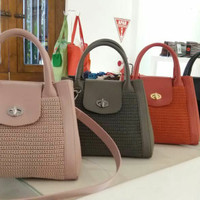 Tas rajut dowa serui