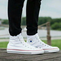 Sepatu Converse Putih Tinggi