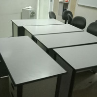 Meja kursi kantor bekas