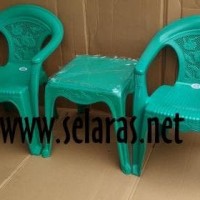 2 Kursi Teras Plastik 552 dan 1 Meja 4343 set Napolly Hijau