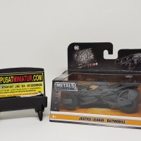Jual BATMAN JUSTICE LEAGUE - BATMOBILE - SKALA 32 - JADA (DIECAST) Murah