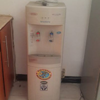 Promo Menyambut Lebaran Kulkas dua pintu plus dispenser panas dingin