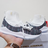 SEPATU BASKET UA CURRY5 HIGH WHITE PARADISE