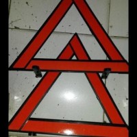 Segitiga Pengaman Mobil Model Rakit
