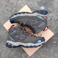 SEPATU GUNUNG TRACKING OUTROOD SEPATU THE NORTH FACE PREMIUM Murah