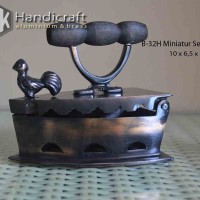 Miniatur Seterika Arang Ayam Jago Kuno S Antik - Setrika Kuningan