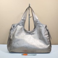 Tas wanita branded SALVATORE FERRAGAMO SF136 bronze second original