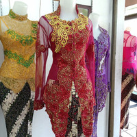 Kebaya Lily Merah Marun untuk Akad nikah, Wisuda, Pesta