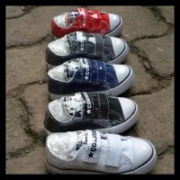Paling Laris ! Sepatu Converse Anak Perekat ..
