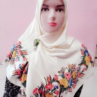Kerudung Hijab Jilbab Satin Velvet Segiempat Motif Warna Krem
