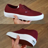 Sepatu vans warna merah maroon cocok buat cewek dan cowok