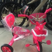 Best Seller sepeda roda tiga exotic senderan warna pink buat anak