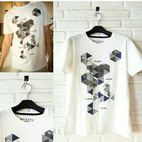 T-Shirt / baju / kaos trendy untuk pria dan wanita (size S, M, L)