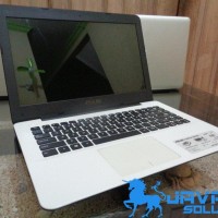 Laptop Asus X455LA Core i3 White Bekas
